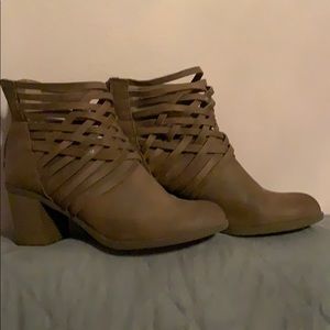Ankle boots
